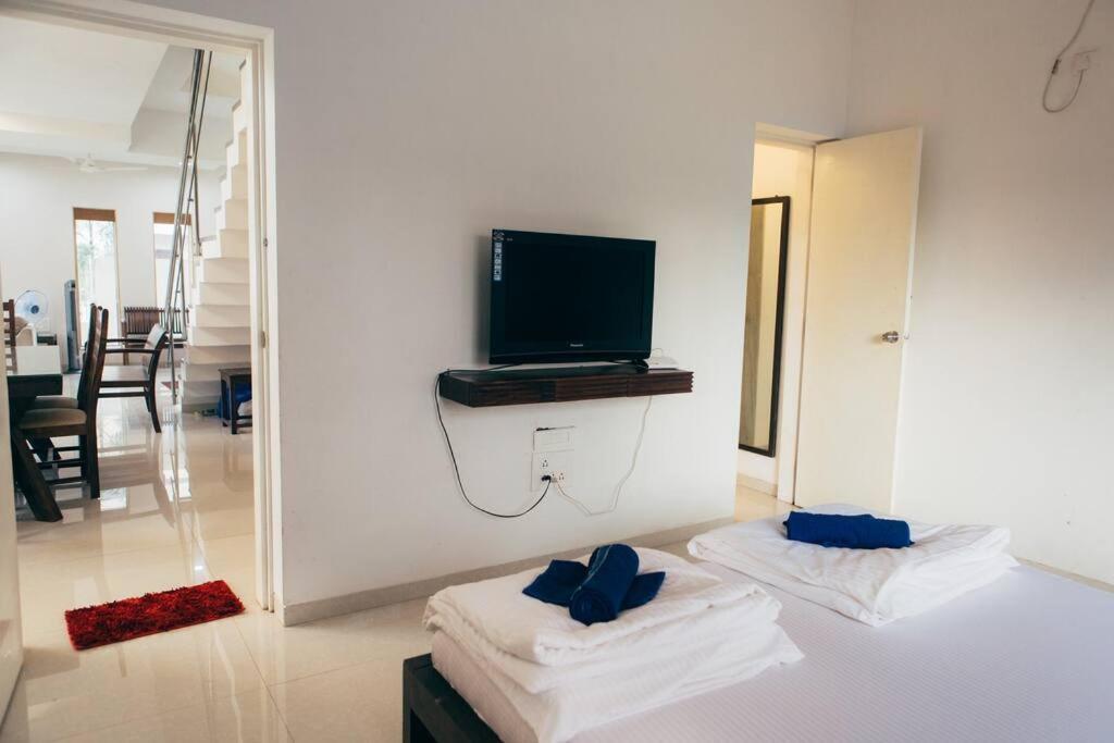 Unit 4 By Red Stone Villas Lonavala Esterno foto